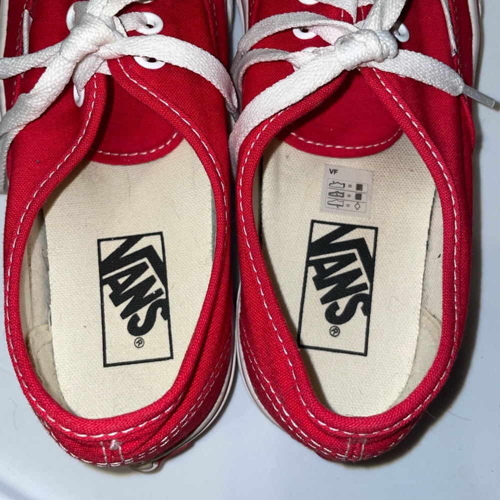 Vans - Picture 3 of 4